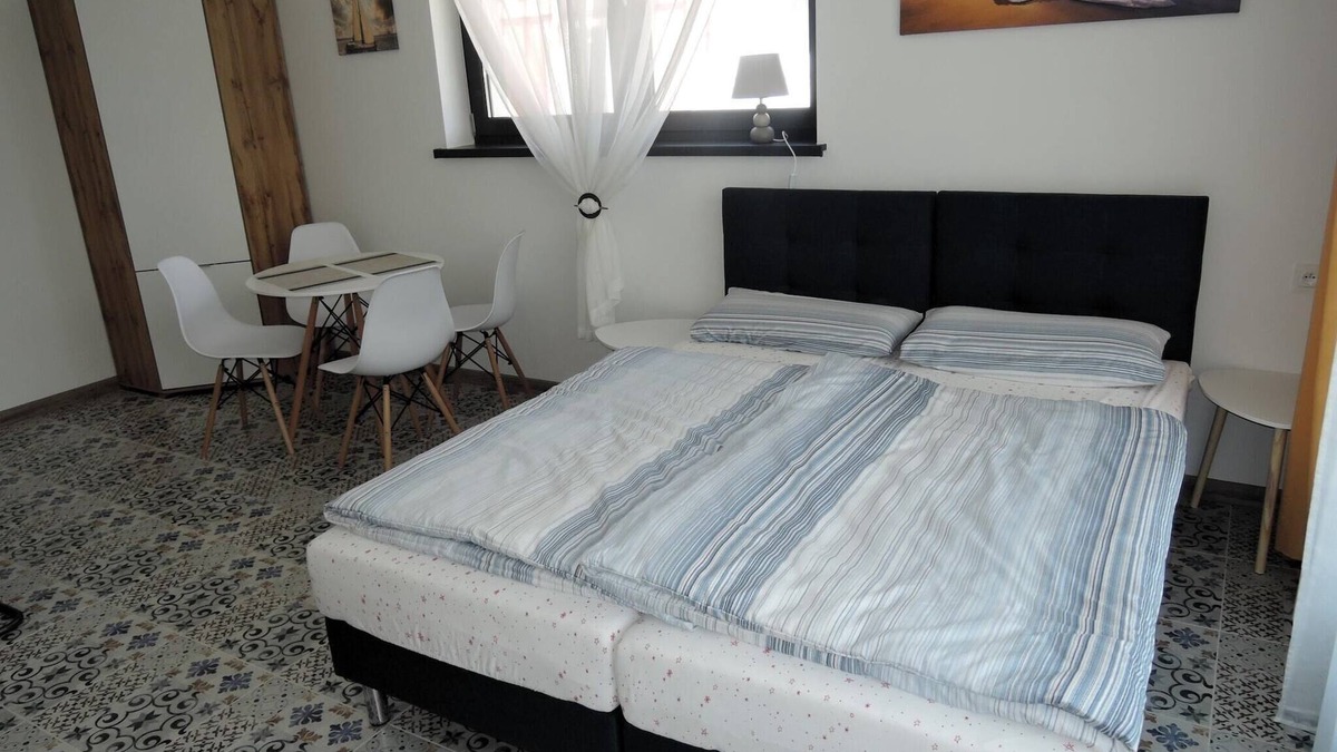 Mrzezyno Apartment | Apartment in Mrzeżyno near Sandy Beaches