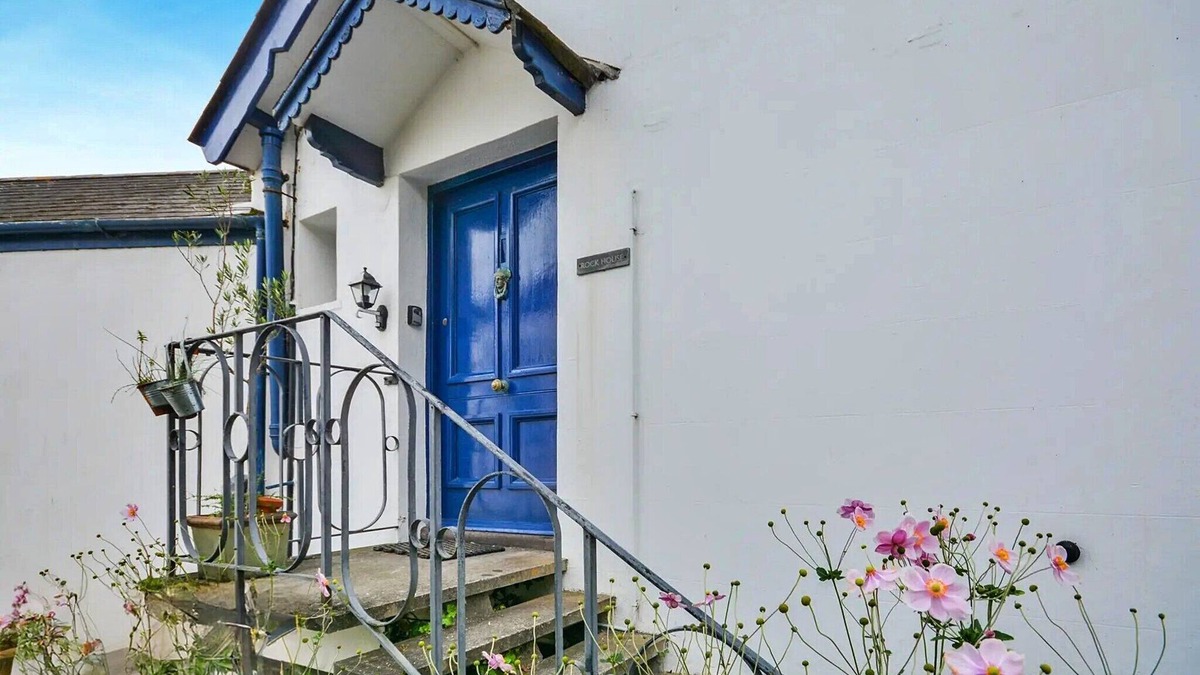 Kingsand Cottage | Apartment in Newquay near Towan Beach