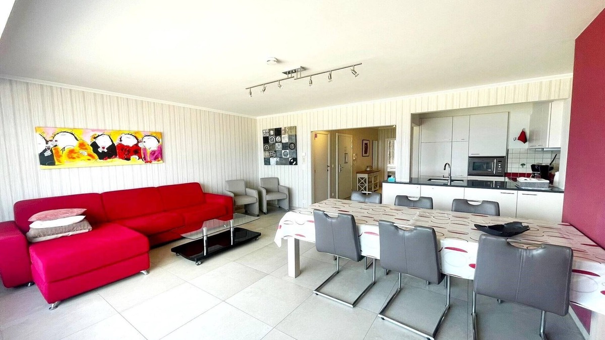 Middelkerke Apartment | Apartment in Nieuwpoort with Sea Views