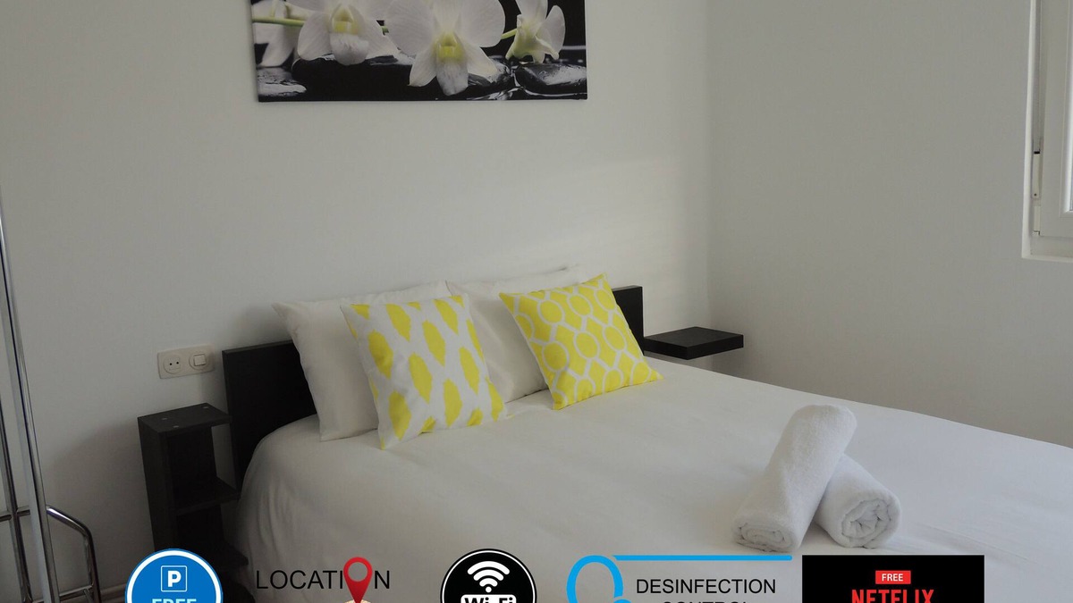 La Corredoria y Ventanielles Apartment | APARTMENT IN OVIEDO WITH FREE PARKING, WIFI AND NETFLIX BY DELABRA APARTMENTS.