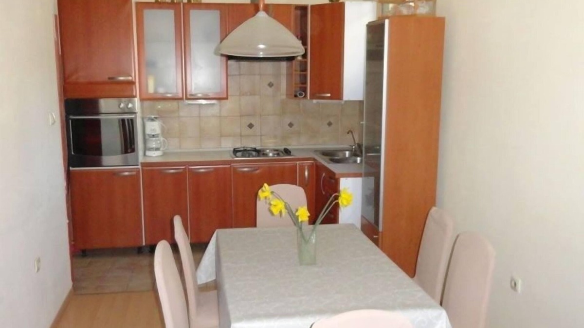 Palit Apartment | Apartment in Palit with Terrace, Air condition, WIFI (4603-1)