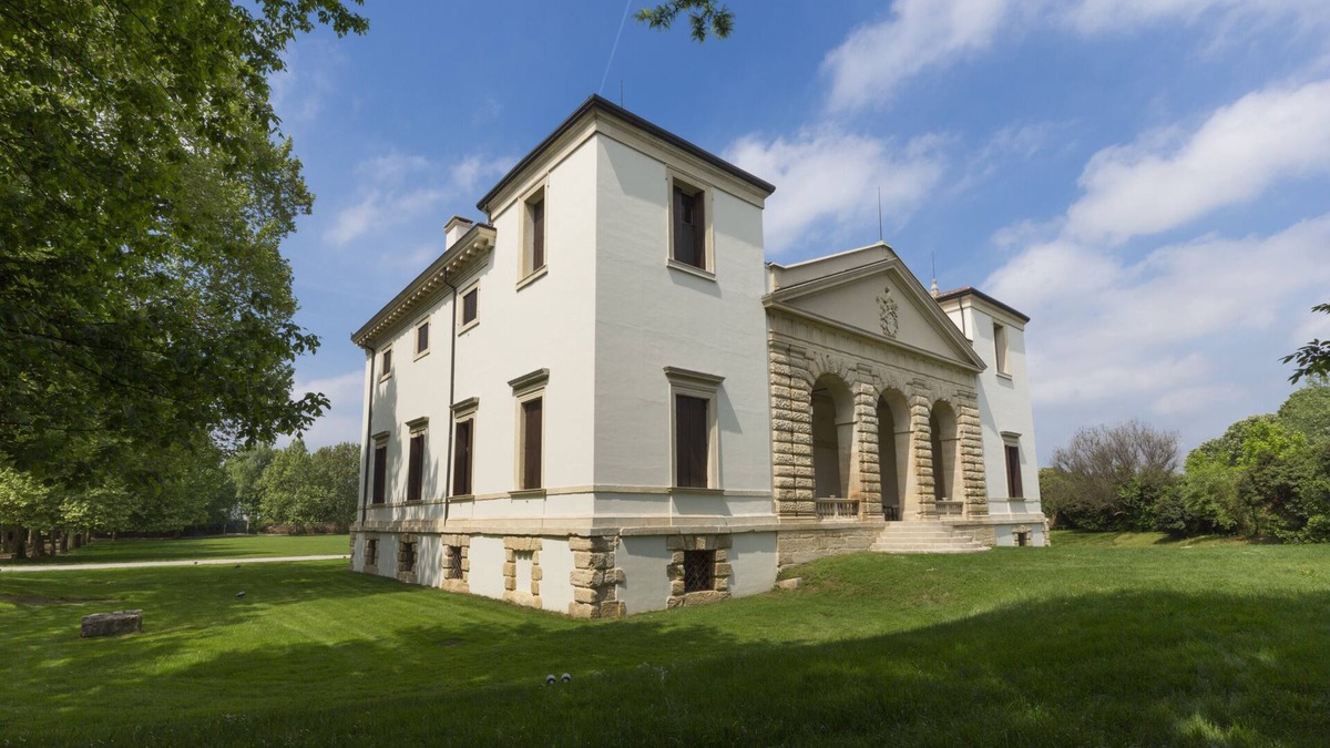 Lonigo Apartment | Apartment in Palladio's Villa - UNESCO World Heritage Site