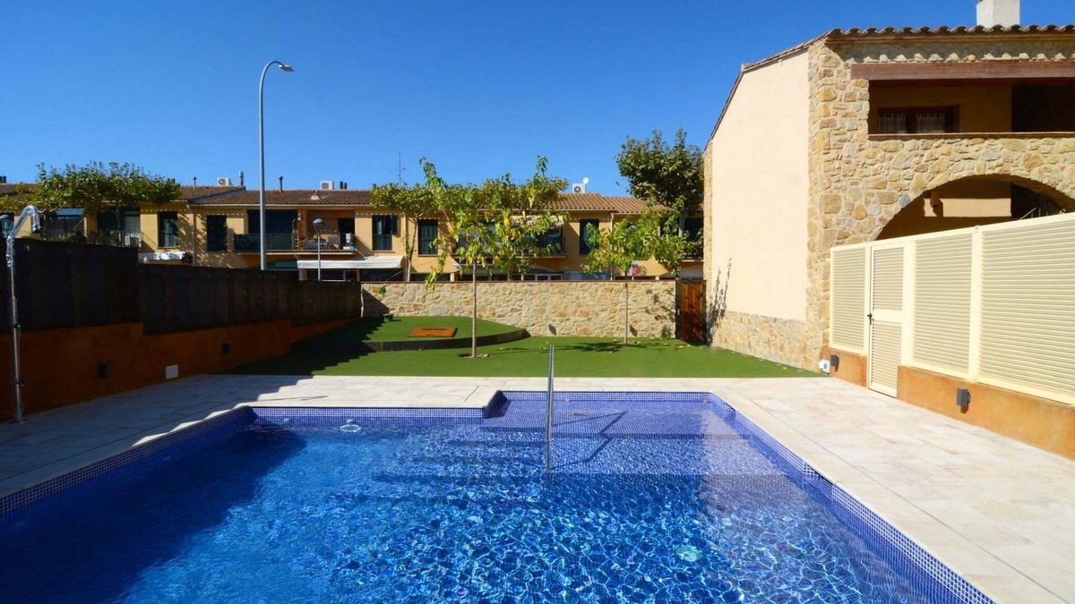 Pals Apartment | Apartment in Pals near El Pedró & Beach