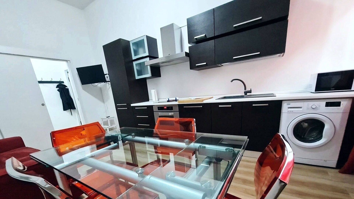 Pavia Apartment | Apartment in Pavia with 1 bedrooms sleeps 3