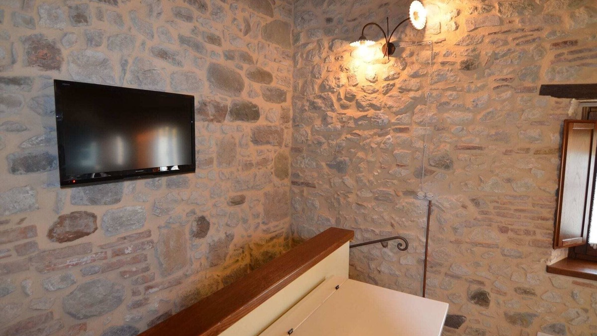 Petrella Guidi Apartment | Apartment in Petrella Guidi near Skiing