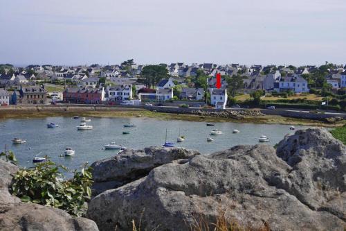 Ploudalmezeau House | Apartment in Portsall with Stunning Sea View