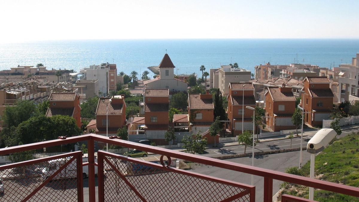 Santa Pola Apartment | Apartment in private urbanization with pool and garden area in Santa Pola