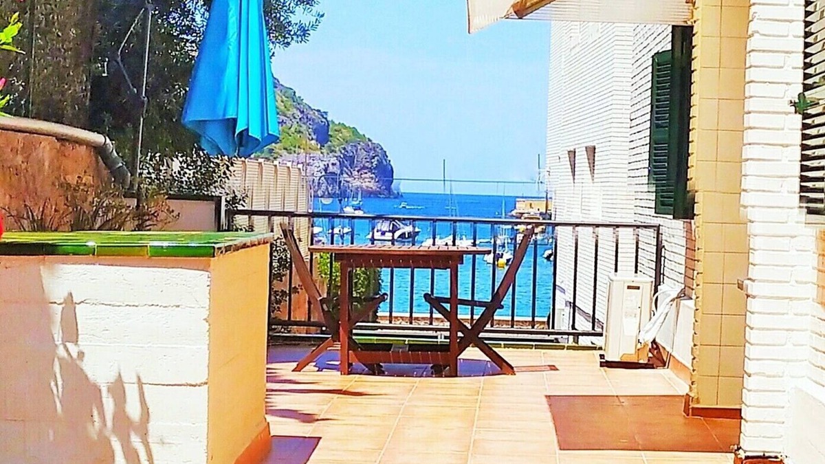 Puerto de Soller Apartment | Apartment in Puerto de Sóller 50 m from the beach, with large terrace.