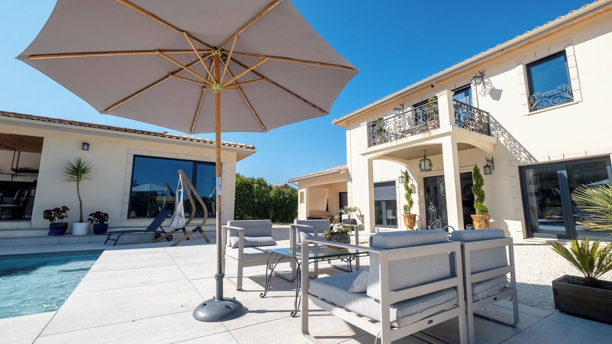 Carsac-de-Gurson Apartment | Apartment in Residence 'Carsac 1' with Shared Pool, Shared Terrace and Shared Garden