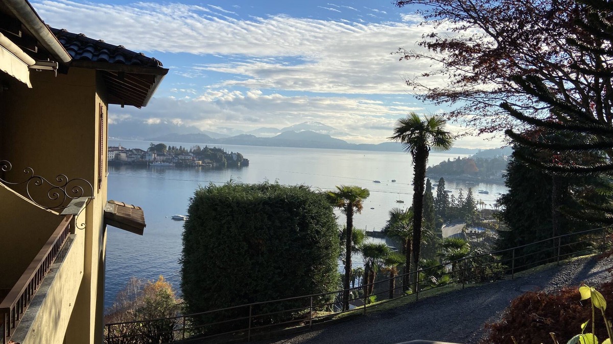 Carciano Apartment | Apartment in Residence in Stresa Borromeo Islands view, private garden and PARK