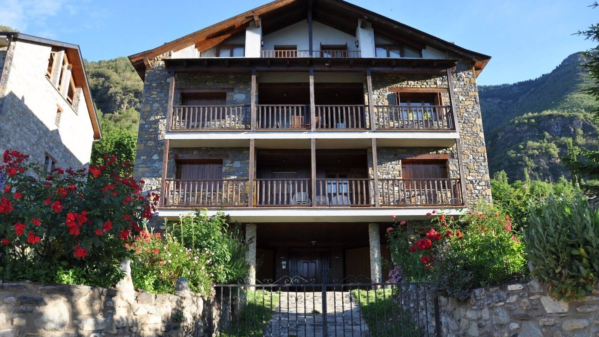 Sahun Apartment | Apartment in Sahún "Casa Juan Manuel".
