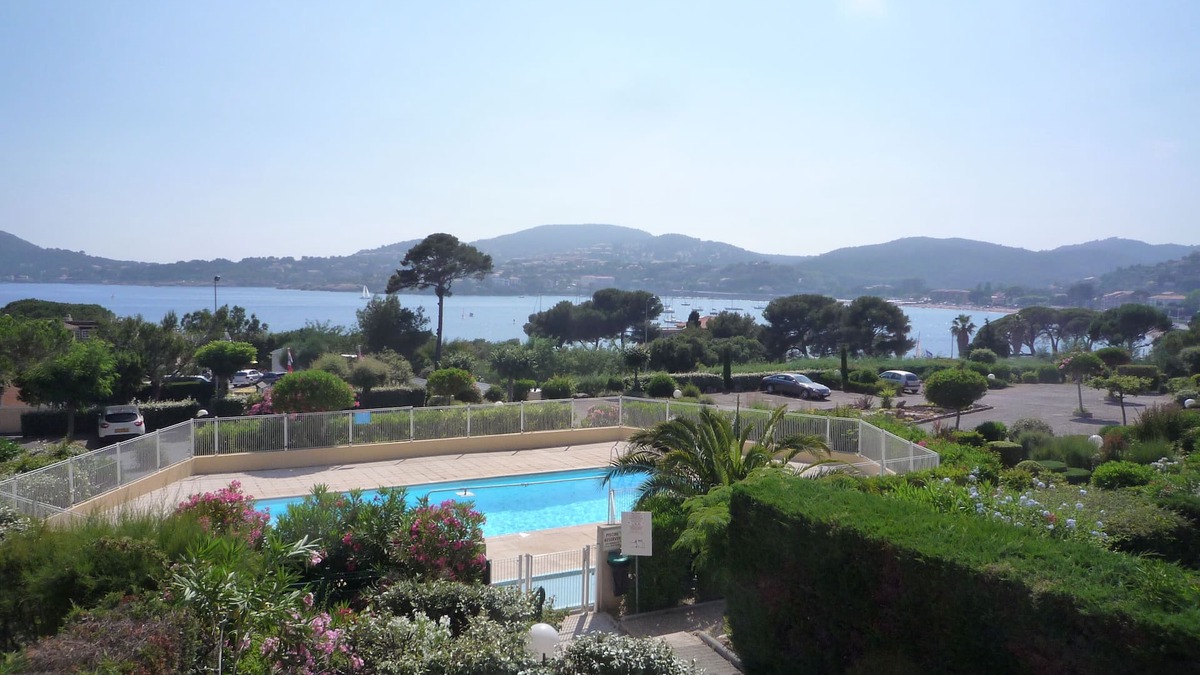 Agay Apartment | Apartment in secure residence with swimming pool facing the sea