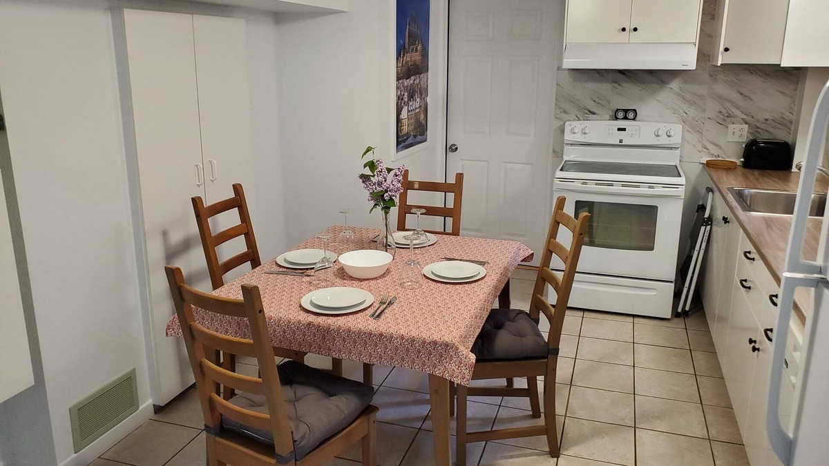 Sainte-Foy-Sillery-Cap-Rouge Apartment | Apartment in Ste-Foy, 5 min from Laval University, 15 min from Old Quebec
