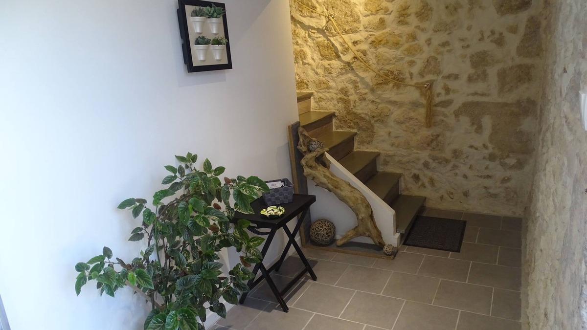 Feugarolles Apartment | Apartment in the center of all tourist destinations. Pets allowed.