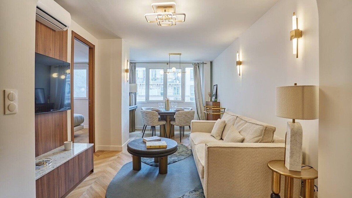 Saint-Vincent-de-Paul Apartment | Apartment in the Center of Paris