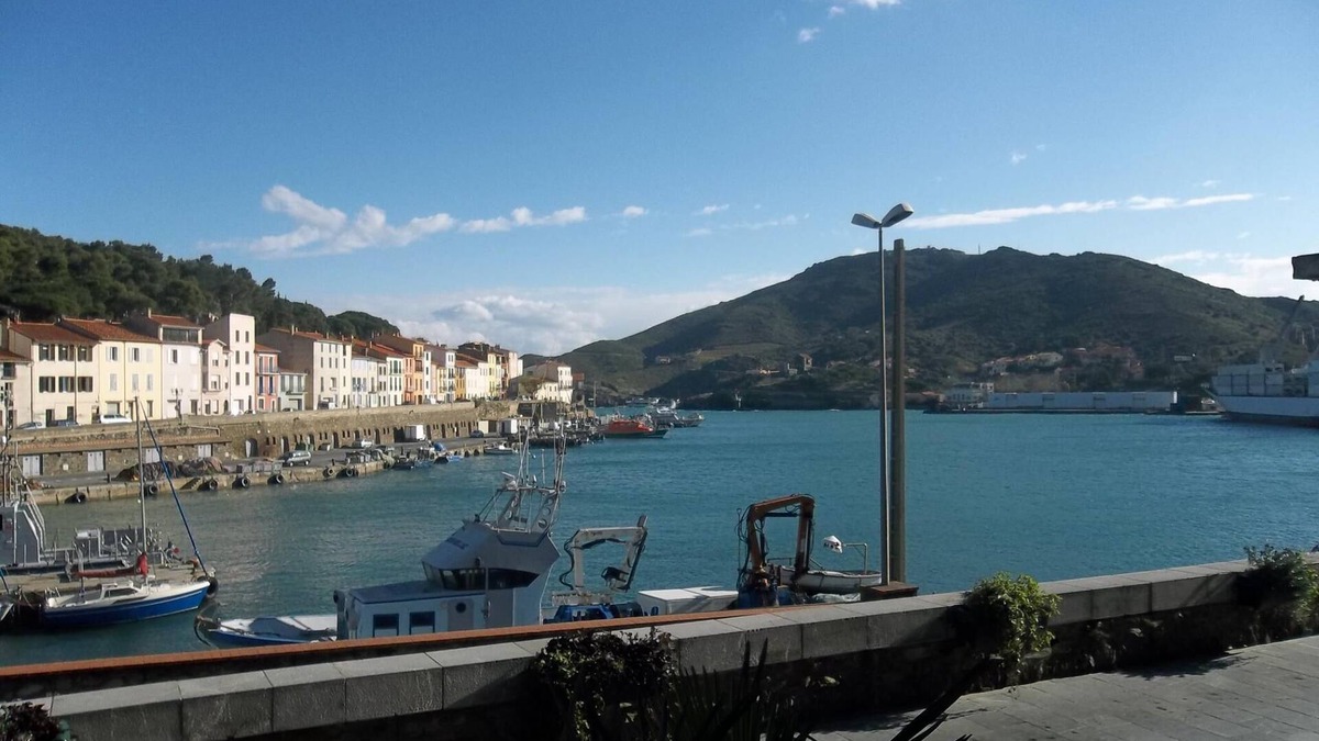 Port-Vendres Apartment | Apartment in the heart of Port-Vendres, 3 bedrooms, sleeps 6, well equipped.