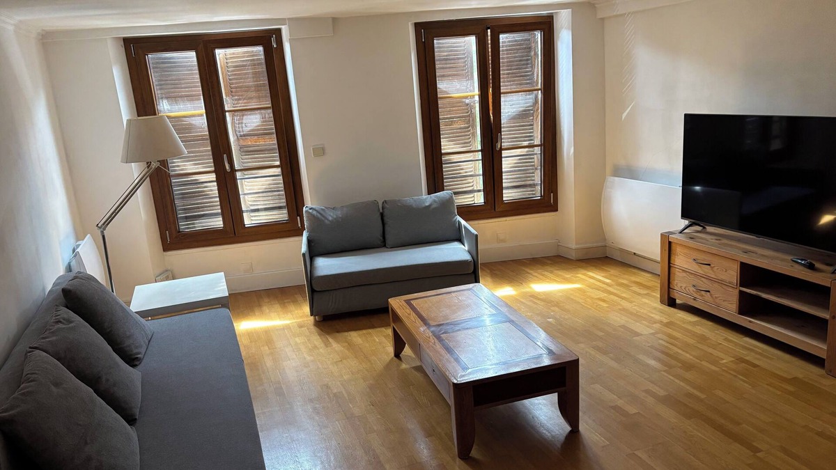 Bievres Apartment | Apartment in the heart of Bievres 15min Paris 20min Orly