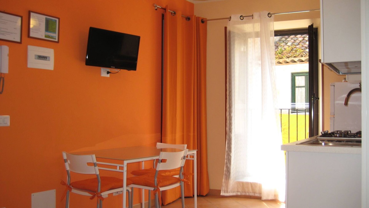 Old Town Apartment | Apartment in the historic center a stone's throw from the sea with a view of the cathedral. Second floor