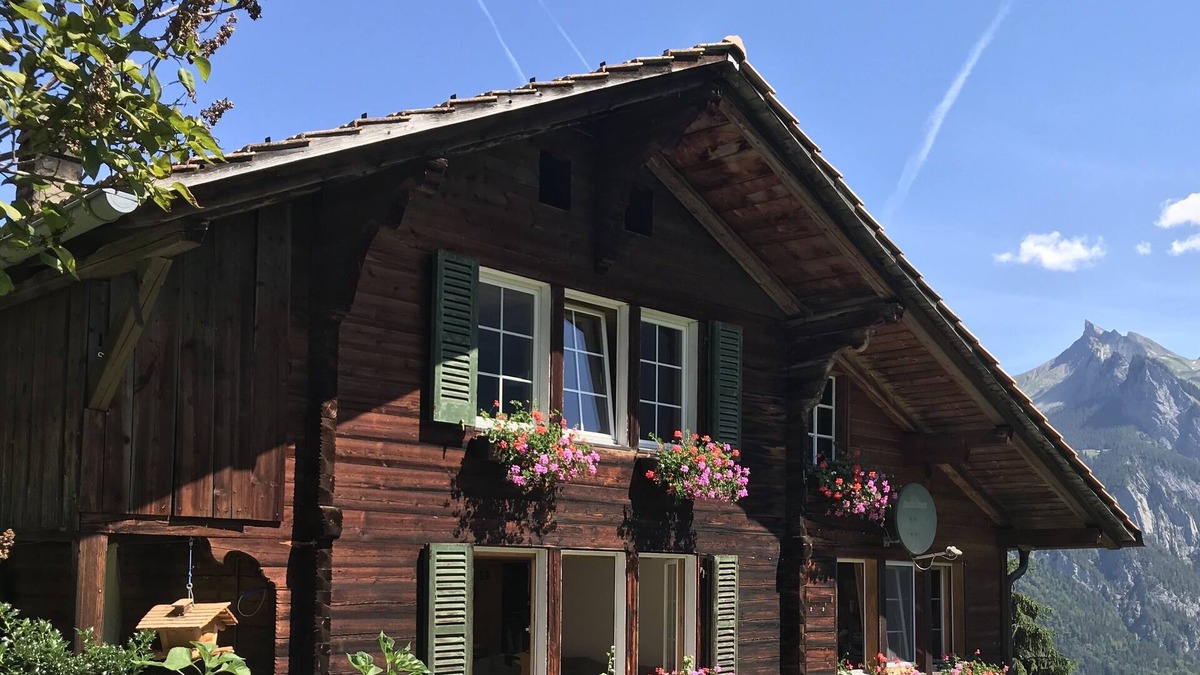 Isenfluh House | Apartment in the mountain village of Isenfluh