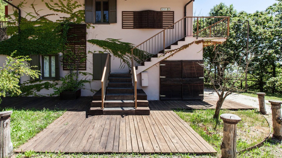 Castelvecchio Pascoli Apartment | Apartment in the Tuscan Countryside