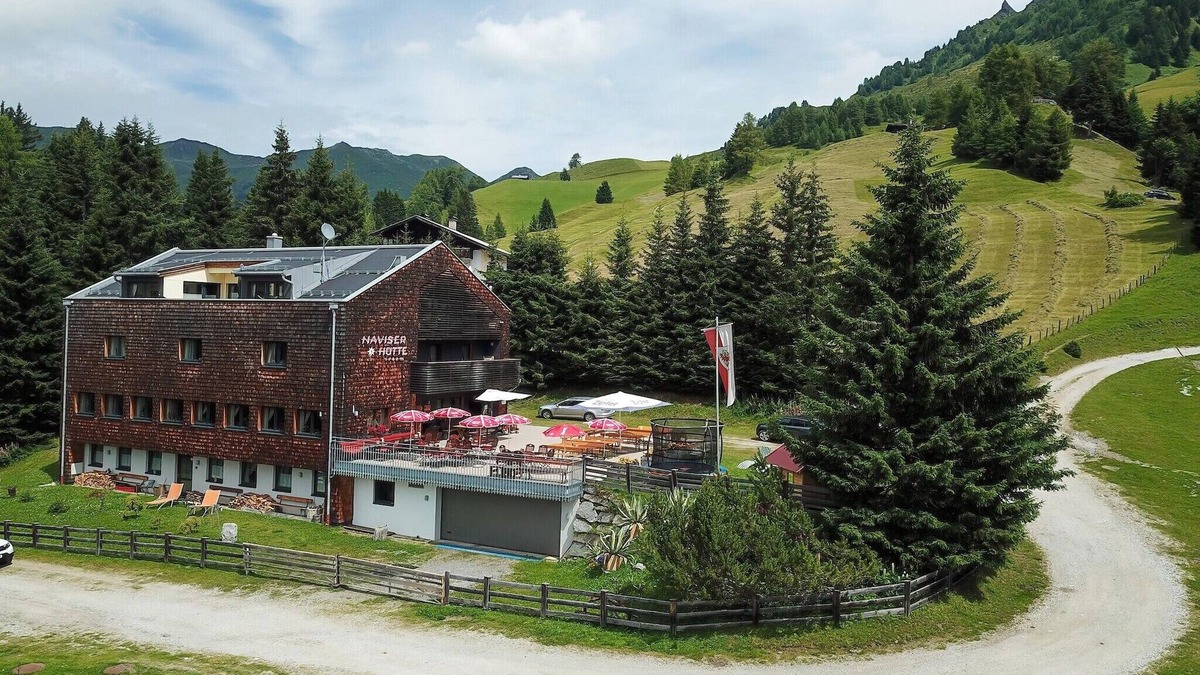 Navis Apartment | Apartment in Tyrol near Ski Slopes