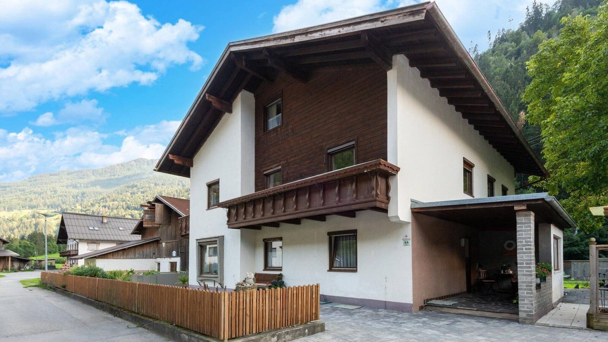 Landeck Apartment | Apartment in Tyrol with Ski Boot Heaters