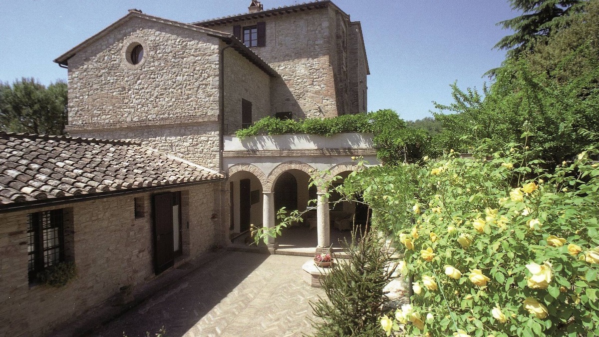 Collesanto House | Apartment in Umbria near Lake Trasimeno