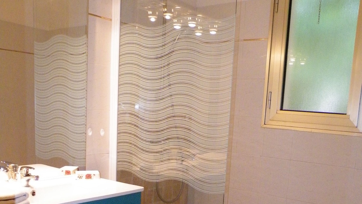 Greoux-les-Bains Villa | Apartment in villa 400 meters from the thermal baths and the center
