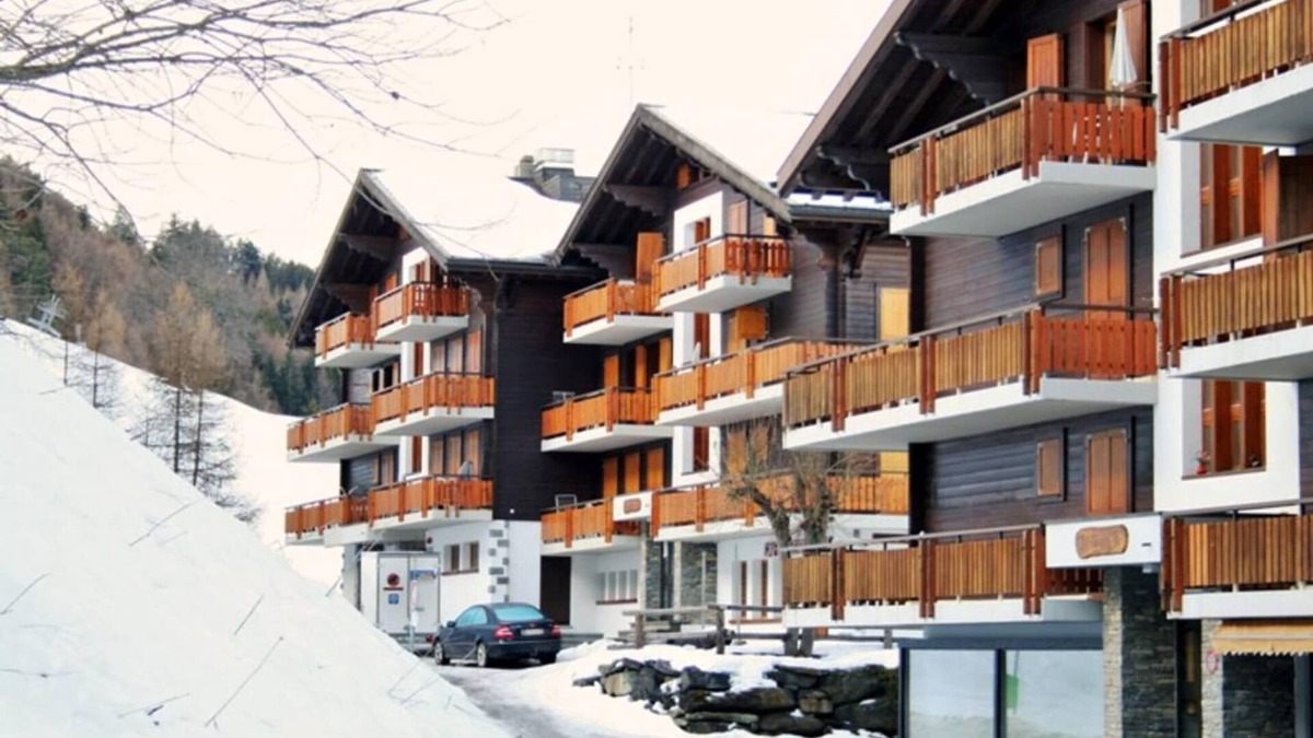 Sion Apartment | Apartment in Veysonnaz 200m from Ski Slopes