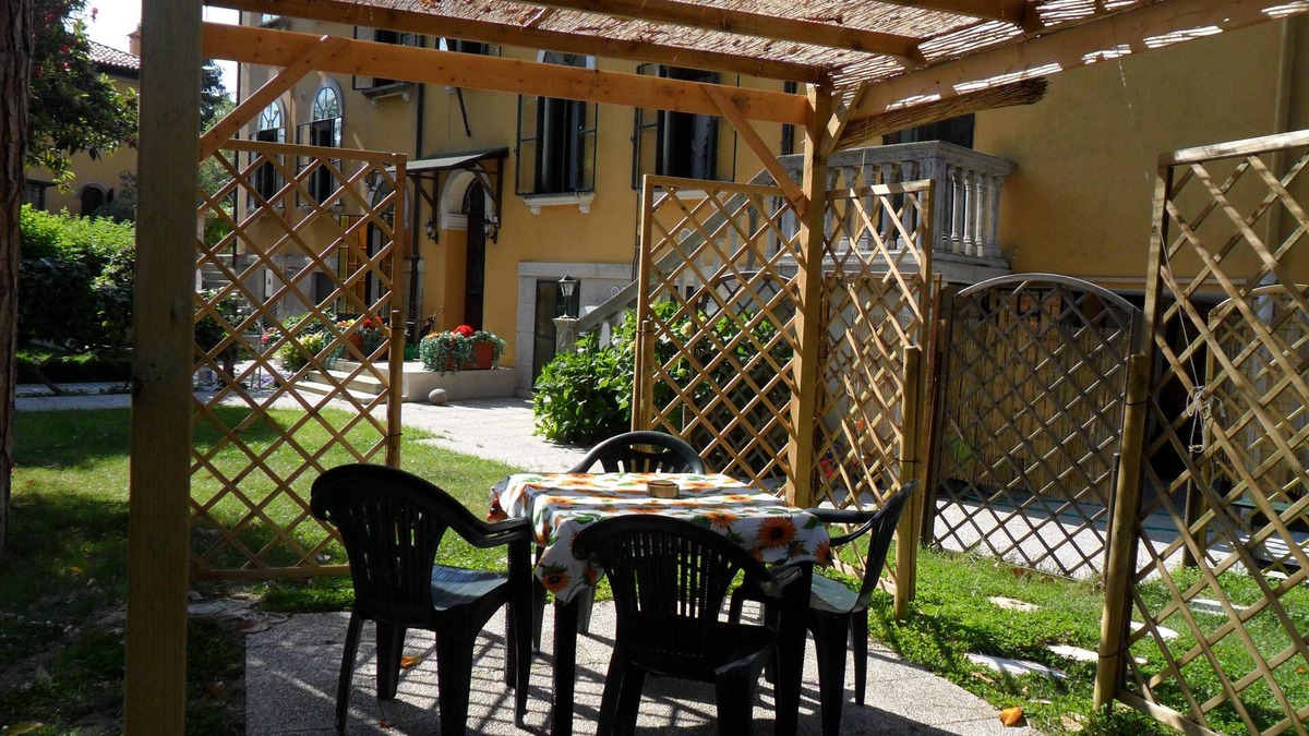 Santa Maria in Stelle Apartment | Apartment in villa, with garden