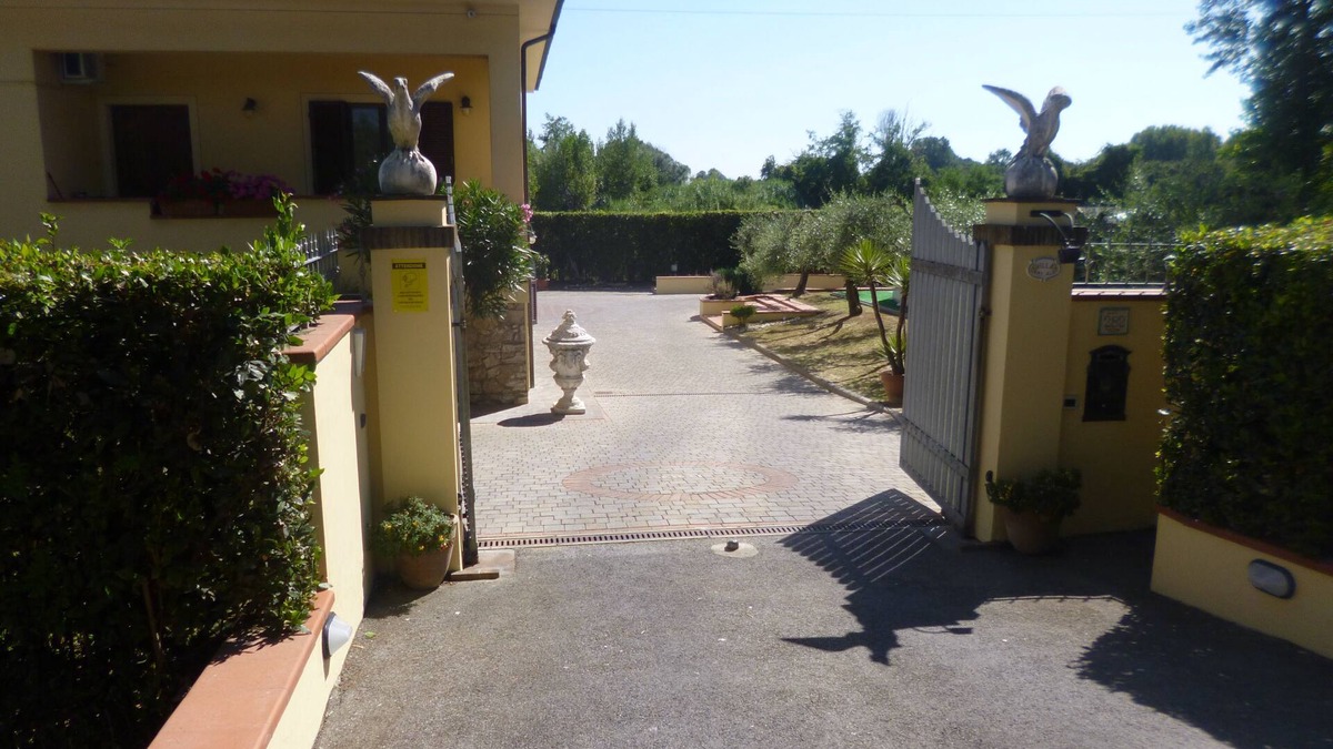 Vicopisano Apartment | Apartment in VILLA " ARIALE "