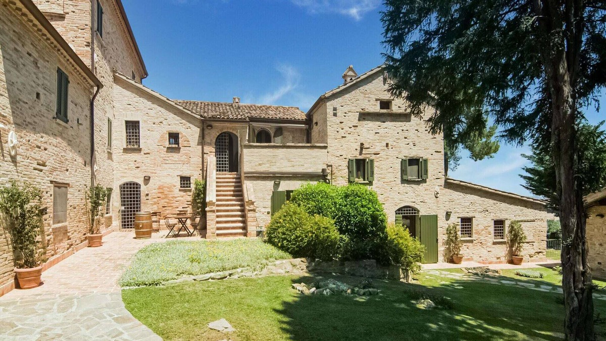 Mombaroccio Apartment | Apartment in Villagrande with Adriatic Views