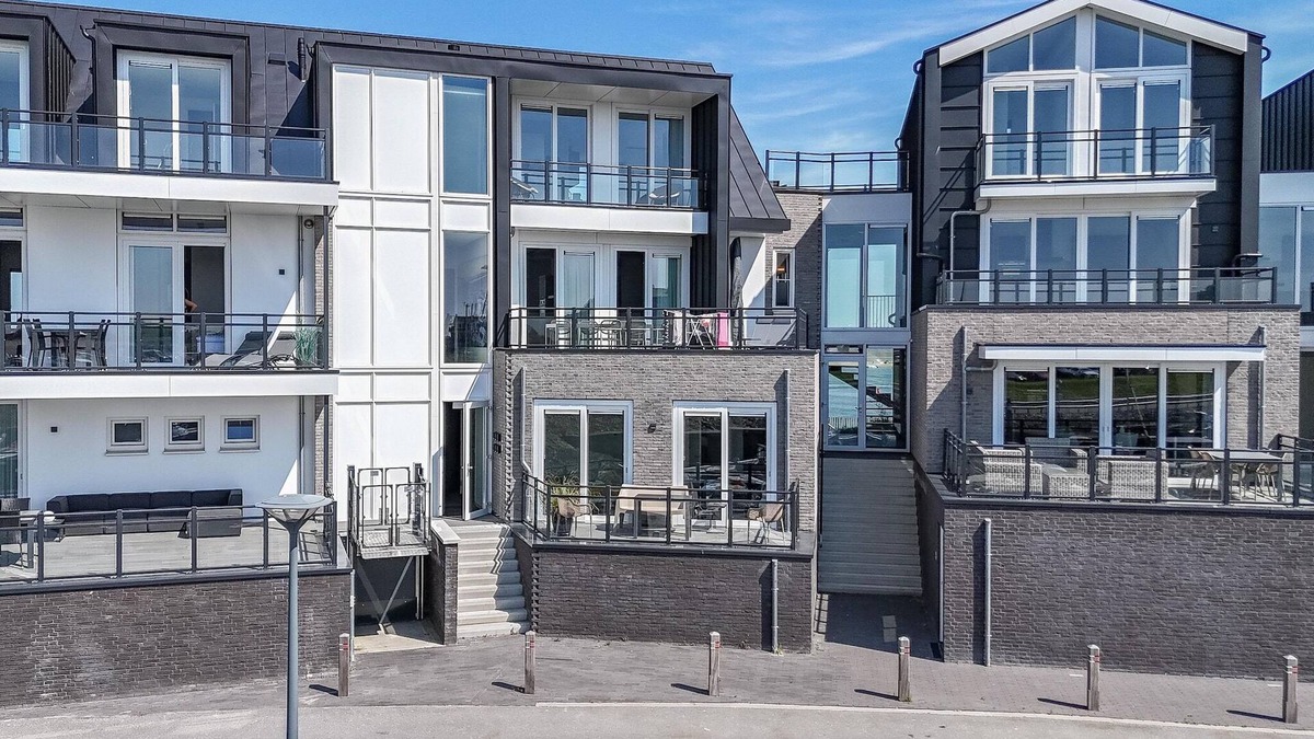 Sint-Annaland Apartment | Apartment in Zeeland by Oosterschelde Beach