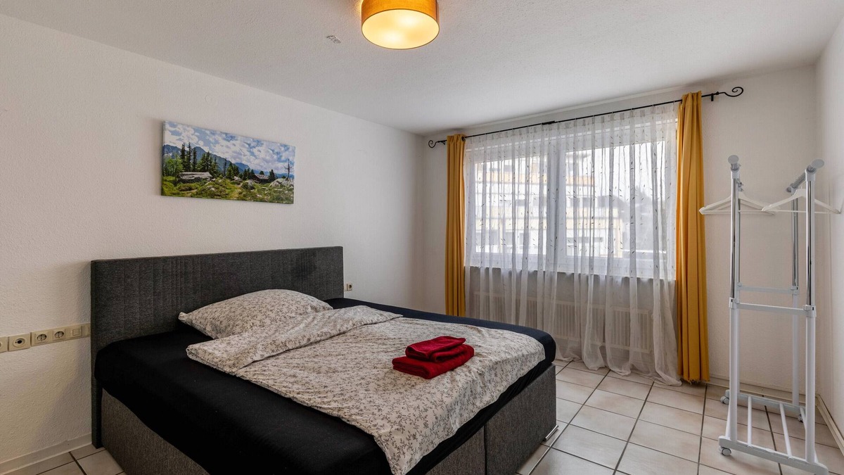 Reutlingen Apartment | Apartment 'In Zentraler Lage' with Balcony and Wi-Fi