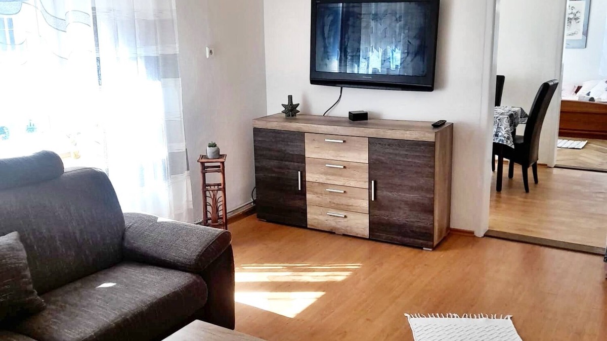 Decin Apartment | Apartment Isabel - fully equipped for a short or long term stay of up to 5 pers.