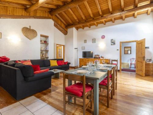 Isola Apartment | Apartment Isola di Madesimo Apartments-3 by Interhome