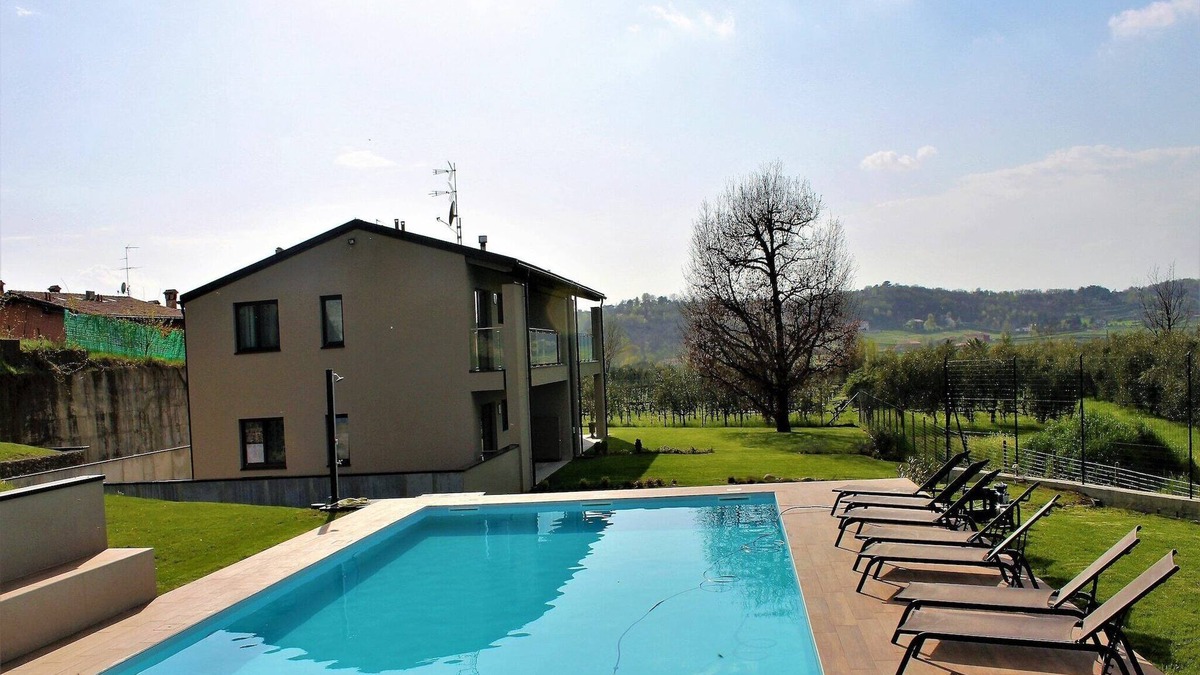 Monterotondo Apartment | Apartment in Iseo with Pool Bliss