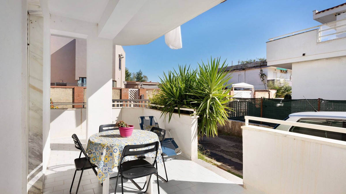 Lago Patria Apartment | Apartment "Casa Martina" with Private Terrace & Wi-Fi