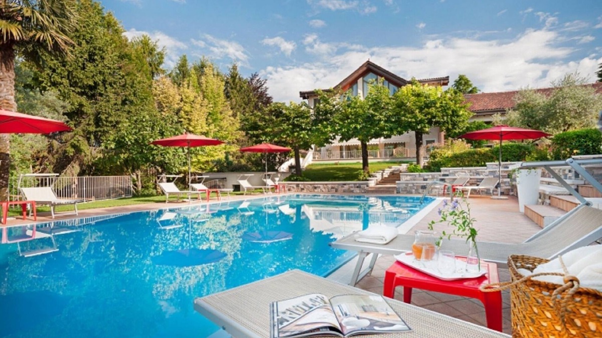 Santigaro Apartment | Apartment 'Ares - Oleadei' with Mountain View, Wi-Fi and Air Conditioning