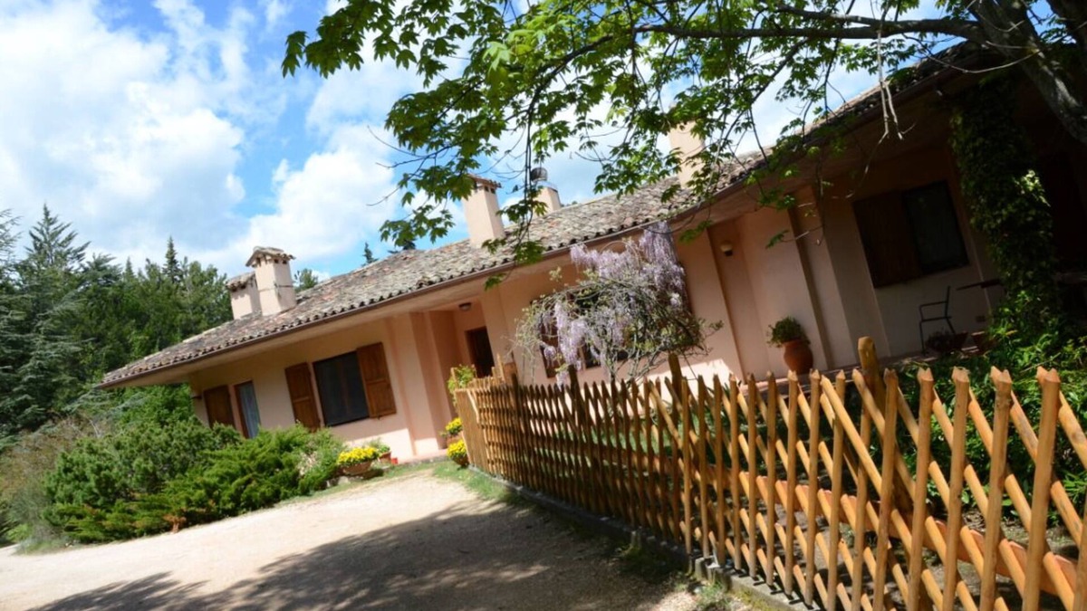 San Severino Marche House | Apartment in the countryside with the use of the vegetable garden and space for your animals