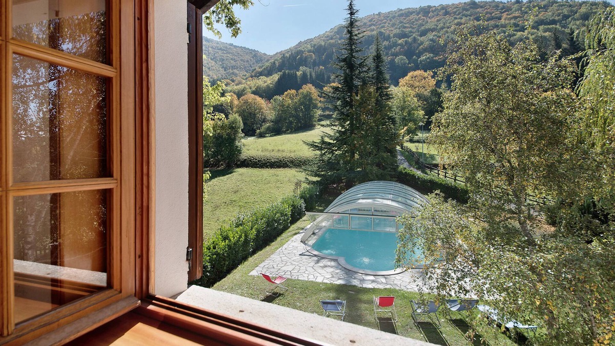 Santo Stefano dʼAveto Apartment | Apartment "Agriturismo La Casa sul Poggio - Crociglia" with Private Terrace and Shared Pool