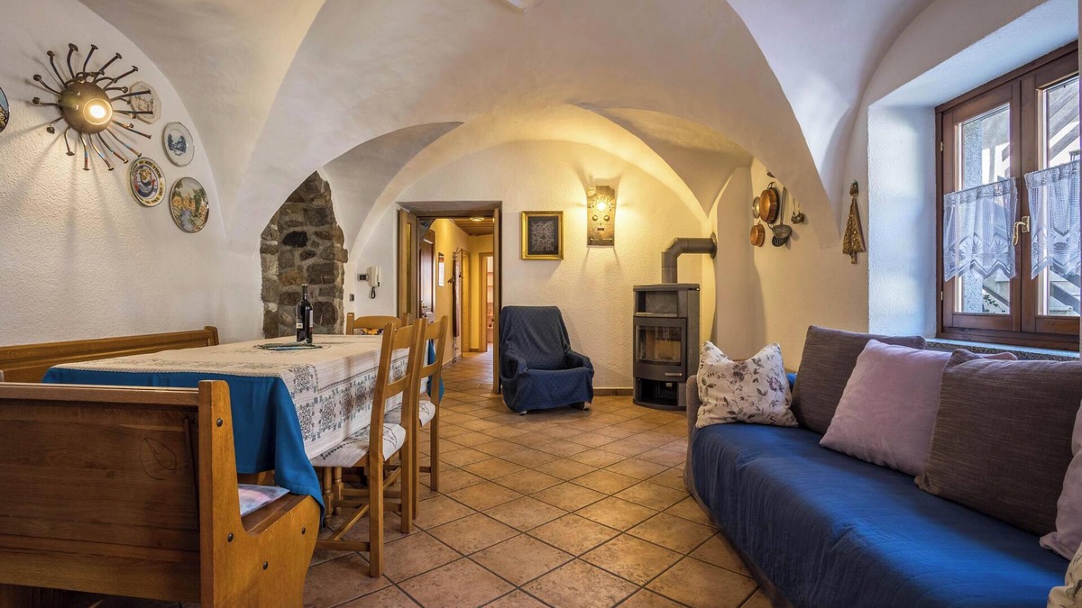 Molina di Ledro Apartment | Apartment "Jasmine" close to the Lake with Mountain Views