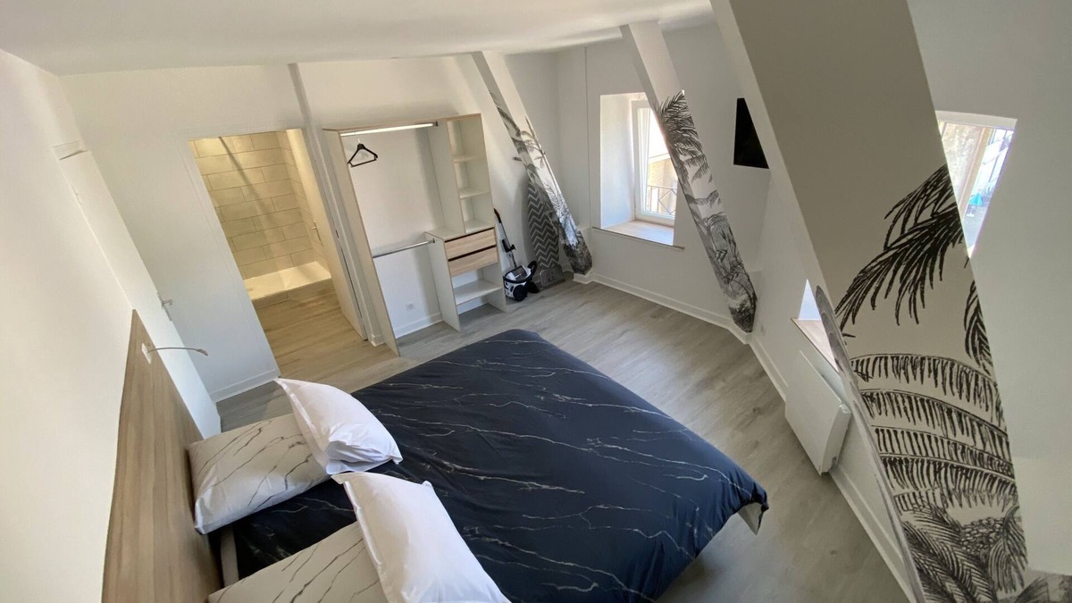 Contrexeville Apartment | Apartment-Jeannot-en Ville-Shower-City view