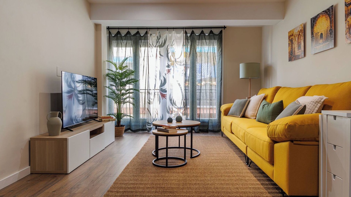 Figares Apartment | Apartment 'Juana 15' with Wi-Fi and Air Conditioning