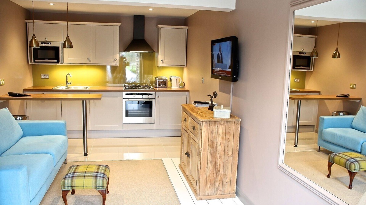 Quidhampton Apartment | Apartment Just Minutes from Salisbury & Stonehenge with Countryside Views