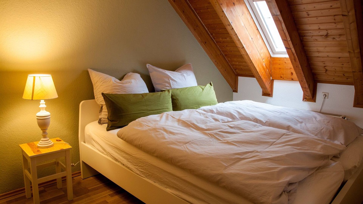 Giebichenstein Apartment | Apartment 'Kastanie' with Private Garden, Balcony and Wi-Fi