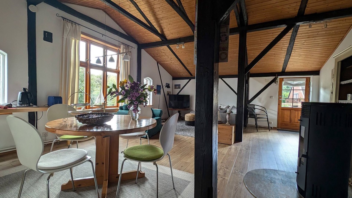 Bielenberg Apartment | Apartment 'Kleines Quickborn' with Balcony and Wi-Fi