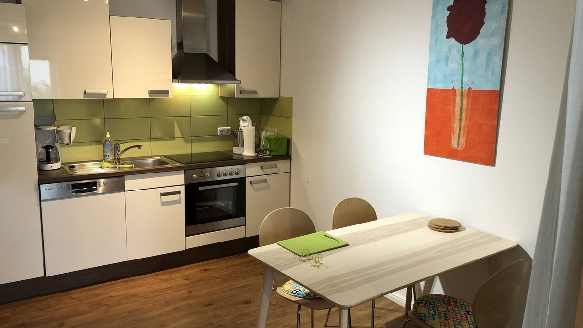 Ochsenfurt Apartment | Apartment Kleinochsenfurt Studio sonnige Terrasse Gartenmitbenutzung 1-2 Pers