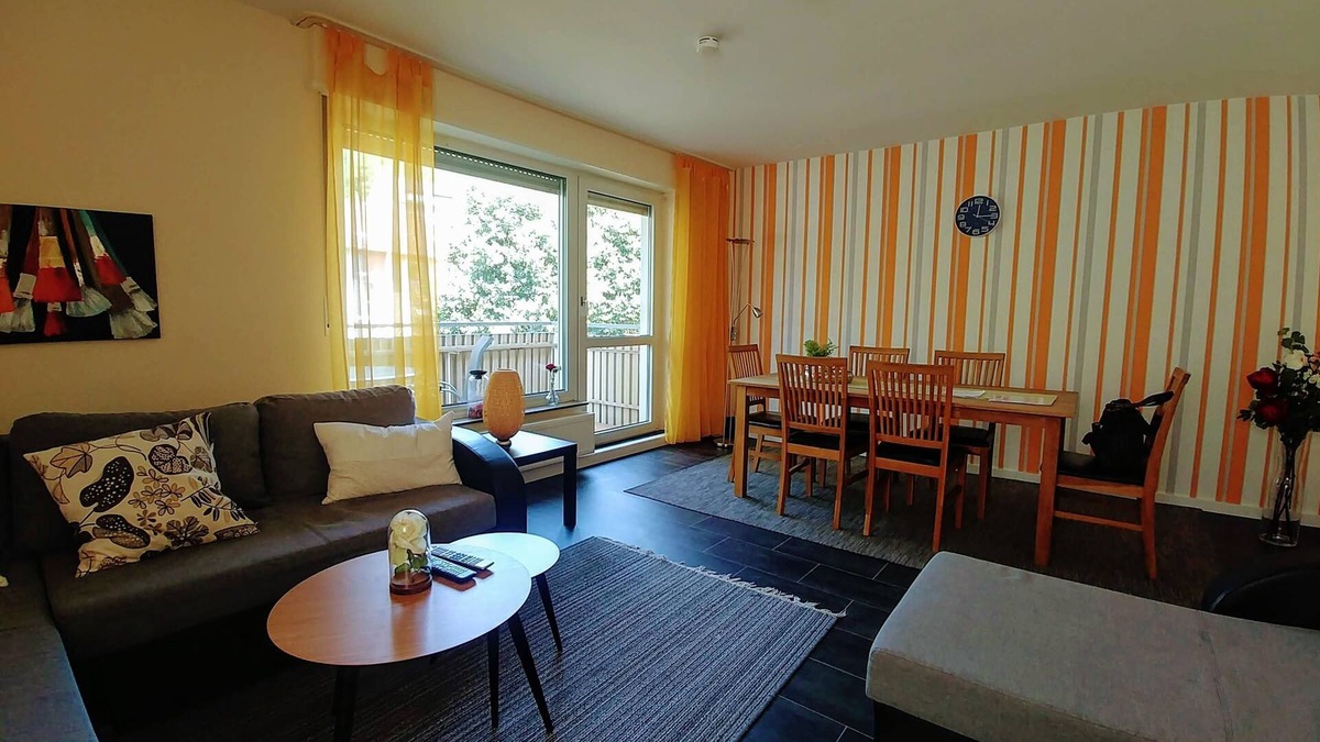Sued Apartment | Apartment 'Koblenz City, Wohnung Links' with Balcony and Wi-Fi