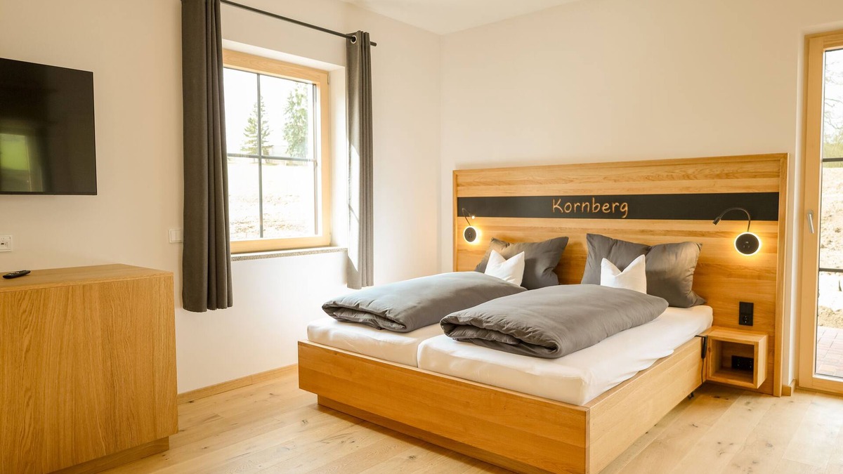 Muenchberg Apartment | Apartment-Kornberg-Mobility bath-Terrace